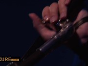 Defrancesca Gallardo and Lena Cova share some toys 1/16