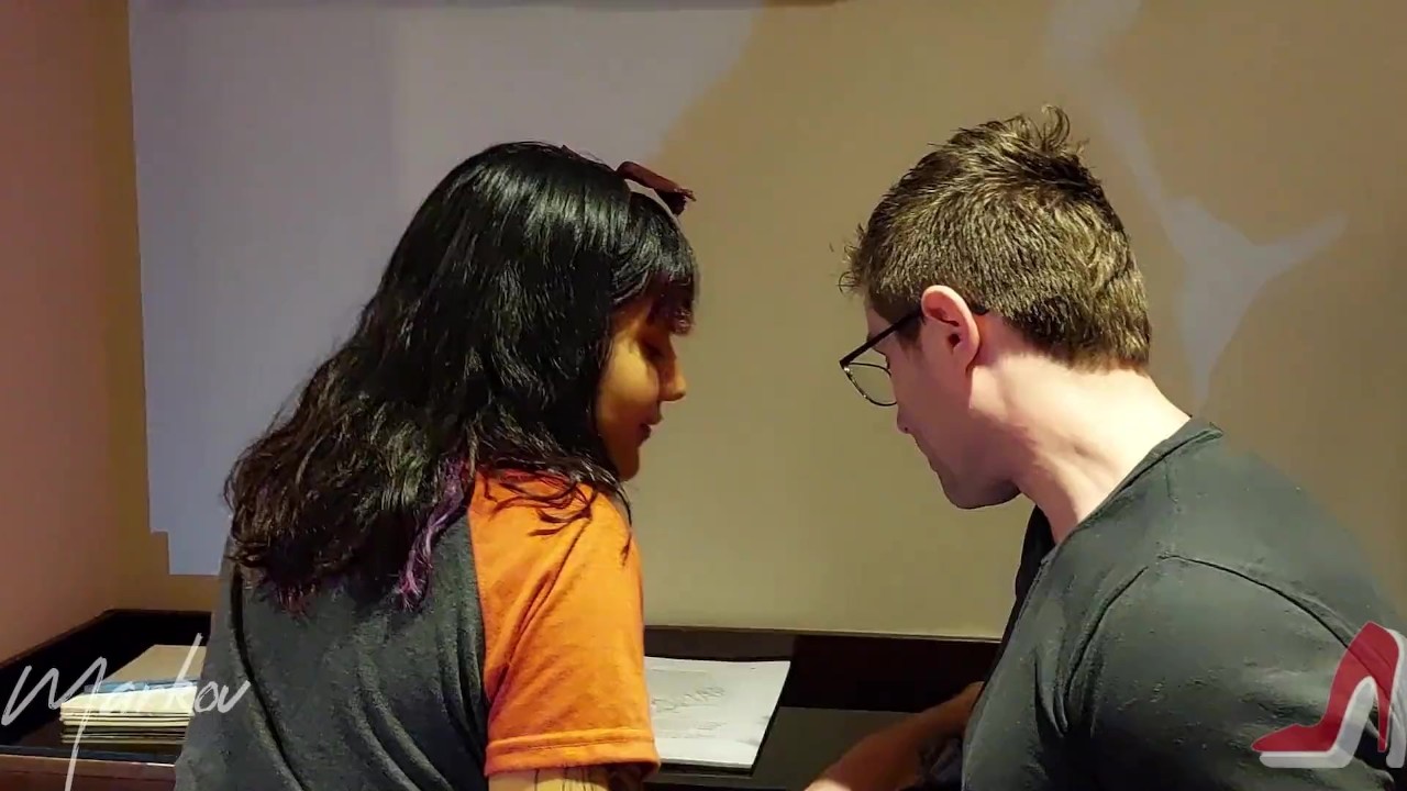 La puta de su sobrina le termina entregando el culo y squirteando todo! Ft. BeeaBeaa - Vídeo de sexo gratis - RedTube