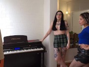 Pareja Lesbiana | hambientras por sentir una pija dentro (Anal Creampie) Mei Pang ft Villa Anderson 2/16