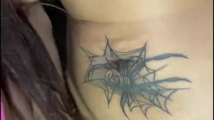 Limpie el jardín de mi vecina, me ofreció agua y aproveché para cojerla