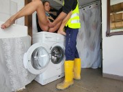 scopata duramente sulla lavatrice dal porco del cantiere 8/16