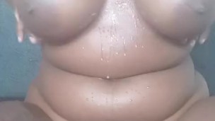 Pee PEEING Pissing! Hanifasexy( Pees)In Glass,Wash Her Body With Pee, Spit While Clapping HUGE BOOBS