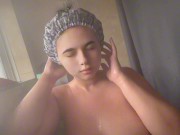 Taking a shower - Screenshot 11 of 16 - HD