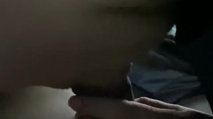 Mi primastra me da una manada mientras vemos una película