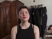 Ersties - Die schöne Birgit aus den USA verwöhnt ihre süße Pussy 3/16