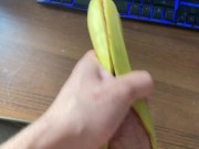 Сладко кончать в банан🍌💦 - Screenshot 9 of 16 - Masturbate