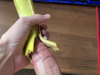 Сладко кончать в банан🍌💦
