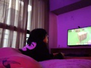 Sua namoradinha fofa jogando Minecraft sem calcinha .. 11/16