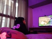 Sua namoradinha fofa jogando Minecraft sem calcinha .. 7/16