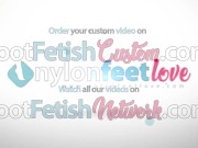 Redhead feet in pantyhose high heels 1/16