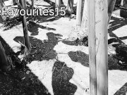 Orinando en plantas de plátano 🔥 1/16