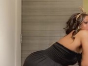 Shakin this in a Dress 15/16