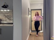 Я отдыхаю на коленях у сводного брата, а он начинает трахать меня в рот! - MyPornPlugg 1/16