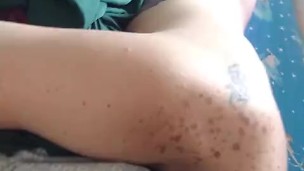 Caliente en la mañana mira como cojo la cama y escucha mis gemidos