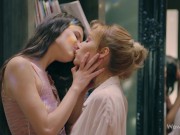 WOWGIRLS Two gorgeous models Evelin Elle and Kelly Collins fucking each other with their tongues 1/16