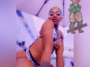 Trini chilling pool side - Screenshot 11 of 16 - Ebony