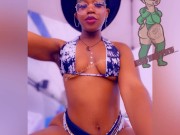 Trini chilling pool side - Screenshot 3 of 16 - Petite