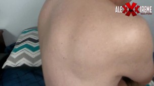 Madrastra entra al cuarto de su hijastro y el se la coge