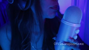 RELATO #16 Dos milf lesbianas de closet