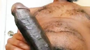 Mr Showtime69 strokes his Big Pretty Black Dick