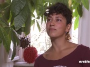 Ersties - Lexi masturbiert mit Dildo und steckt sich dabei den Finger in den Hintern 9/16