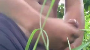 Public jerked off | First time mag jakol sa gubat. Sobrang kaba at ang daming lamok