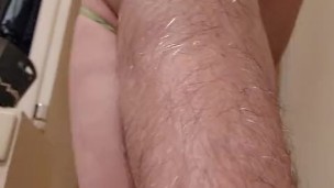 Mechanic Gives this Girl a Jerkoff Show just to go that extra Mile when He's Just fixed Her Car!