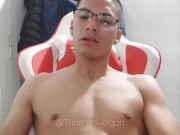 Joven Guapo grabando un Video Porno para su Amante 9/16