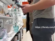 В сексуальном наряде без трусиков в магазине соблазняю продавца - Screenshot 14 of 16 - Seduce