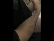 Mec sexy baise une chatte avec sa grosse bite