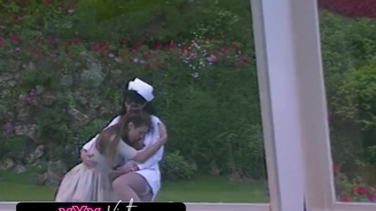 Lesbian tentation under the watch of a voyeur - Video di sesso gratis - RedTube
