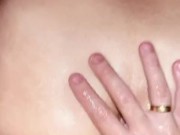 Acordou de madrugada cheia de tesão e sentou gostoso até gozar 10/16