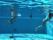 American and Russian chicks Jessica and Lindsey 10/16