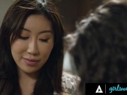 Lesbian Couple Fuck After Years Apart 3/16