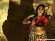 Romantic And Stylish Indian Woman Lovely When Nude Here 14/16