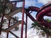 Sexo a três com pau enorme... ele goza em nossos peitos depois de foder por muito tempo 11/16