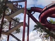 Sexo a três com pau enorme... ele goza em nossos peitos depois de foder por muito tempo 13/16