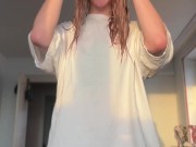 teasing skinny girl show biceps 1/16