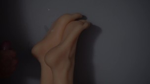Cum on pose feet