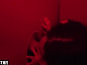 MÄDCHEN AUS DEUTSCHLAND DAS ERSTE MAL AM GLORYHOLE 10/16