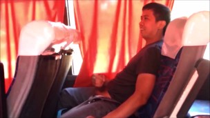 Jeff Lassalboy pinoy nagjajakol sa Bus Exibitionist