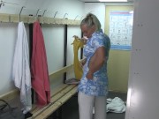 SEXY MOMMA - Anna Offers MILF Kirsty a Massage 5/16