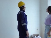 Sexy customer gave her pussy to repairman for good work 1/16