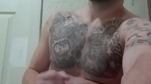 Andrew Fades cums for you in a cheap motel