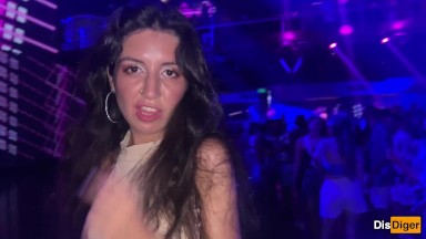 Horny girl agreed to sex in a nightclub in the toilet