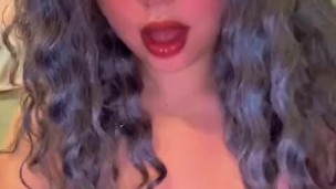 Horny TikTok slut Vanilla Faith