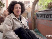 Ersties - Lia A wird beim Backen geil und besorgt es sich auf dem Küchentresen 4/16