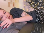 Возбужденная сучка домогается до парня, отсос, наездница, кремпай - YourSofia 1/16