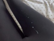 J aime le regarder se branler et jouir sur mes leggings 16/16