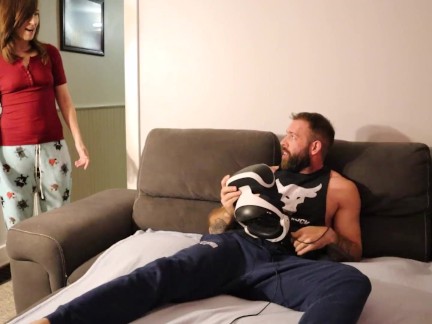 Sneaky stepson TRICKS stepmom into "REAL VR Gaming SEX "